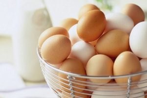 Trong trứng chứa nhiều Vitamin B giúp giảm tình trạng tiểu đêm do yếu tố thần kinh hoặc nội tiết